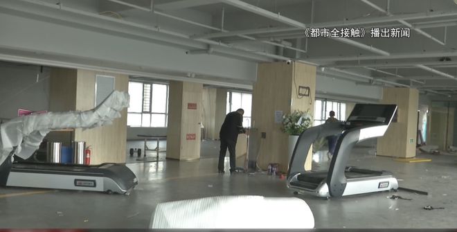 游泳健身宣传广告语_游泳健身的好处有哪些_先游泳在健身