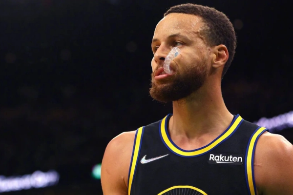 篮球历史上最恐怖的控球后卫_篮球十大控球后卫_控球后卫nba