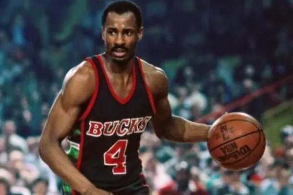 控球后卫nba_篮球历史上最恐怖的控球后卫_篮球十大控球后卫