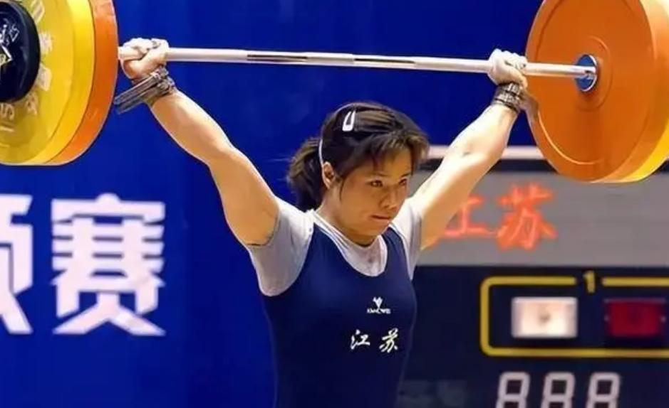 举重冠军叫啥_举重冠军叫什么妹子_举重冠军叫什么