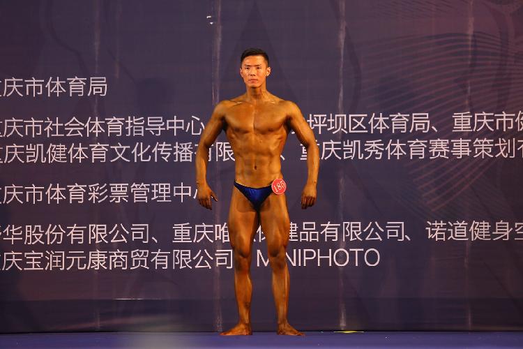 健身房哑铃视频教程全集_健身房的哑铃怎么使用视频_健身房哑铃私教