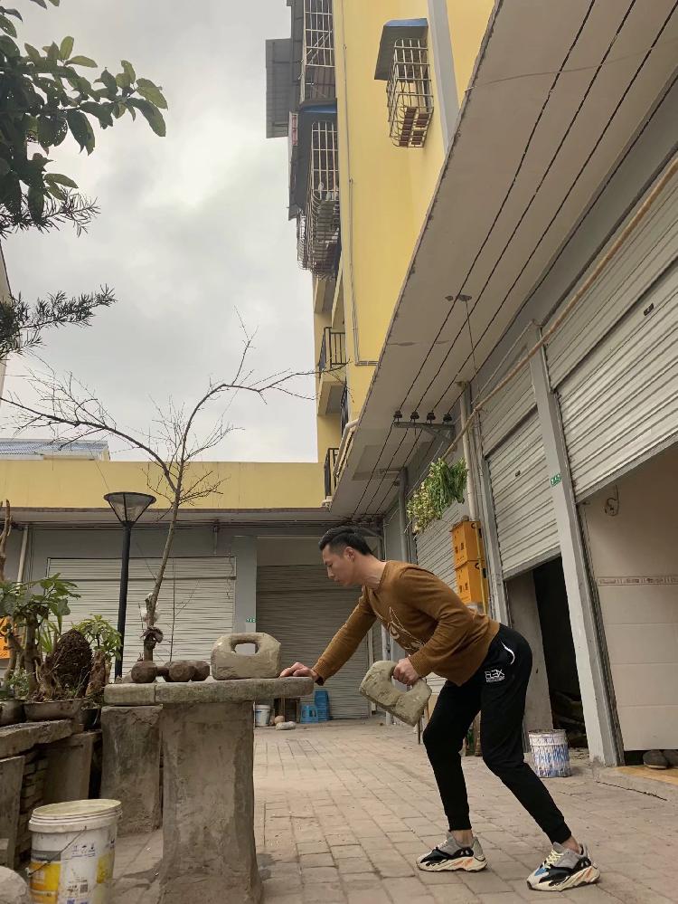 健身房哑铃私教_健身房哑铃视频教程全集_健身房的哑铃怎么使用视频