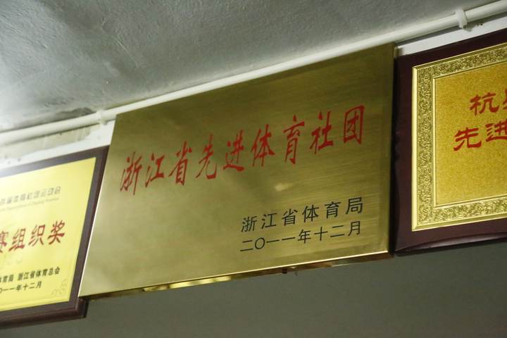 健身房哑铃私教_健身房哑铃视频教程全集_健身房的哑铃怎么使用视频