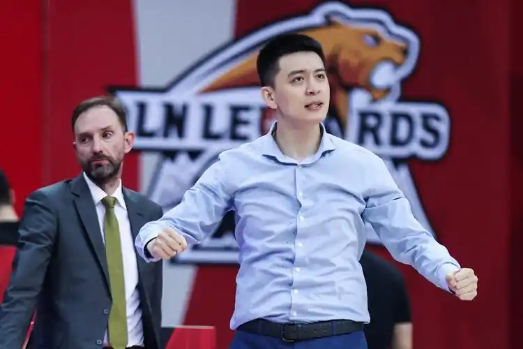 cba辽宁中锋_篮球辽宁中锋冠军是哪个_辽宁篮球冠军中锋是谁呀