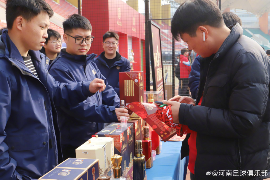 足球陶指导_足球淘汰赛比分表_足球陶汰规则