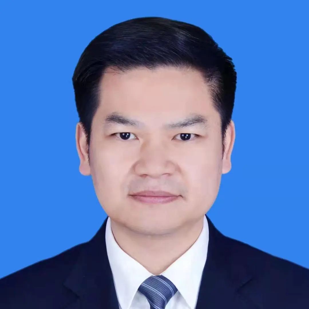湖北长阳举重冠军_长阳县举重冠军_举重冠军当县长